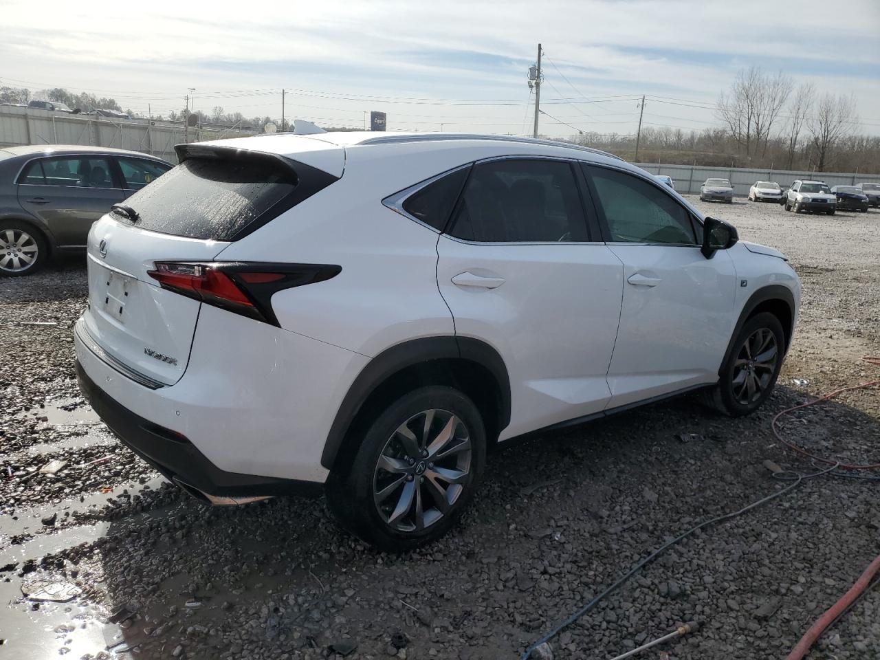 2017 LEXUS NX 200T BA - Фото 3