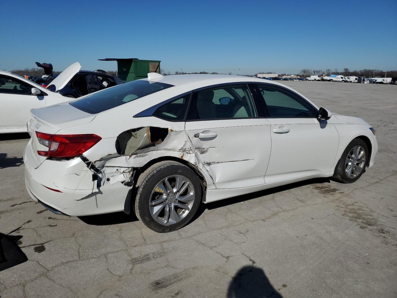 2018 HONDA ACCORD LX - Image 3