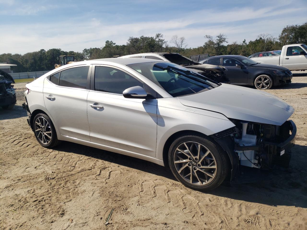 2019 HYUNDAI ELANTRA SE - Image 4