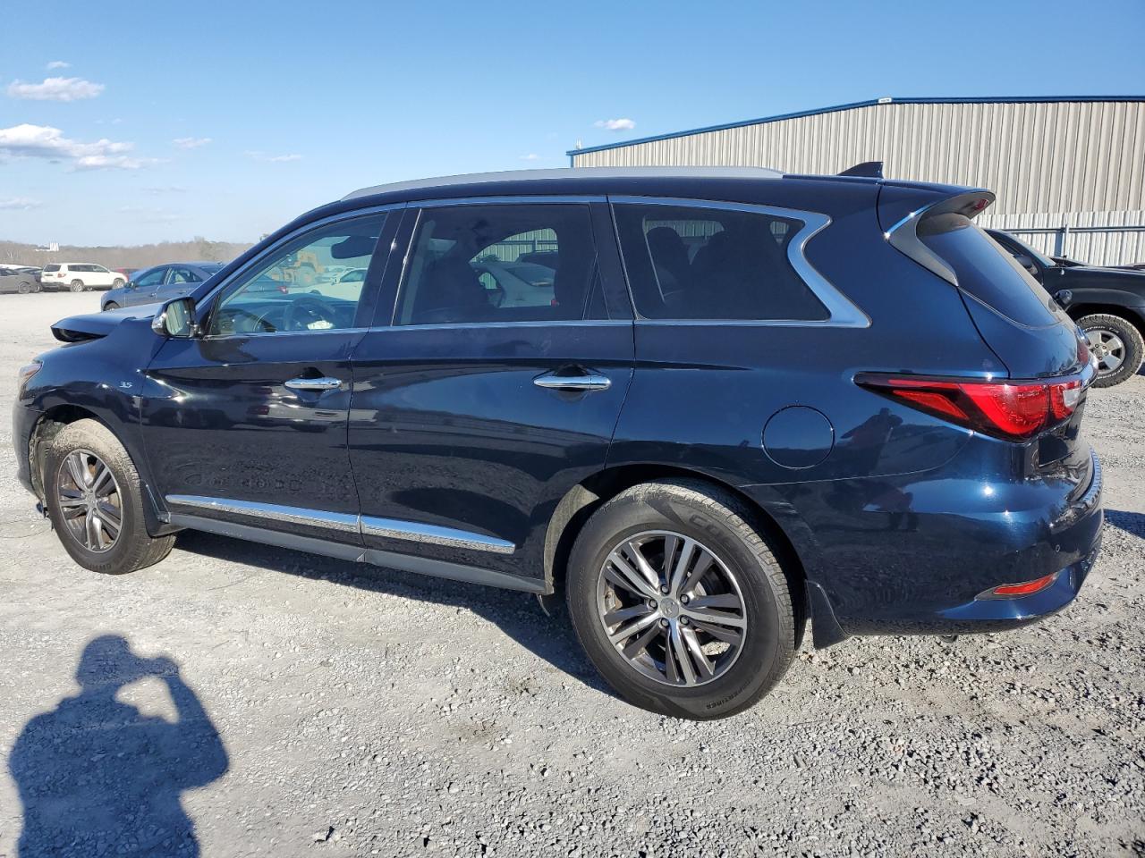 2017 INFINITI QX60 - Image 2