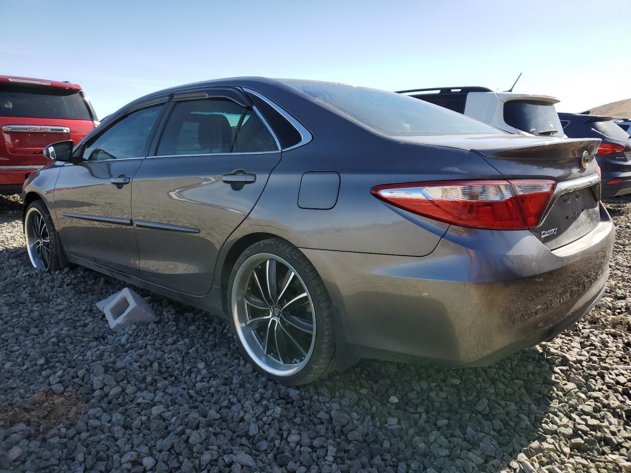 2016 TOYOTA CAMRY LE - Фото 2