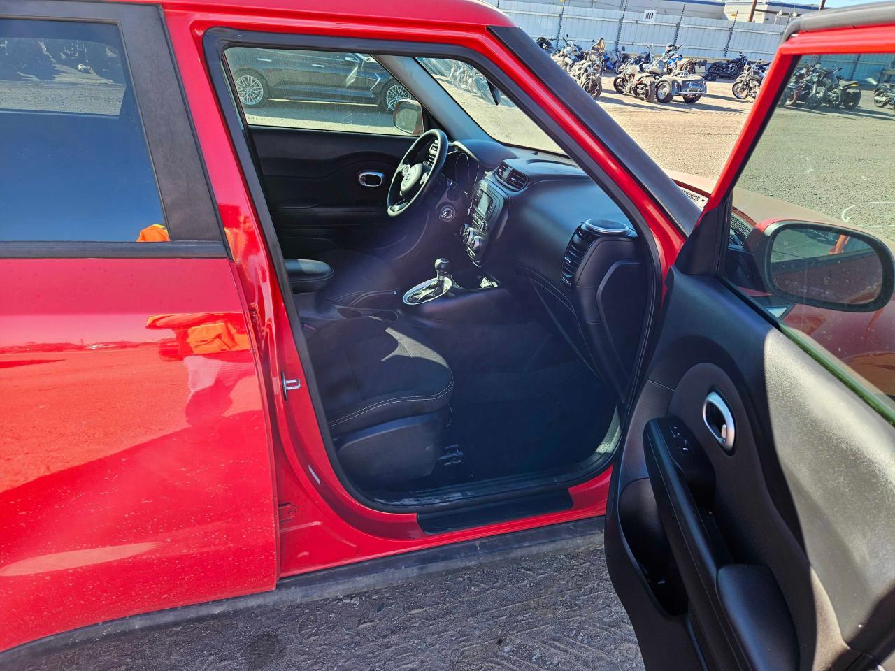 2016 KIA SOUL + - Image 5