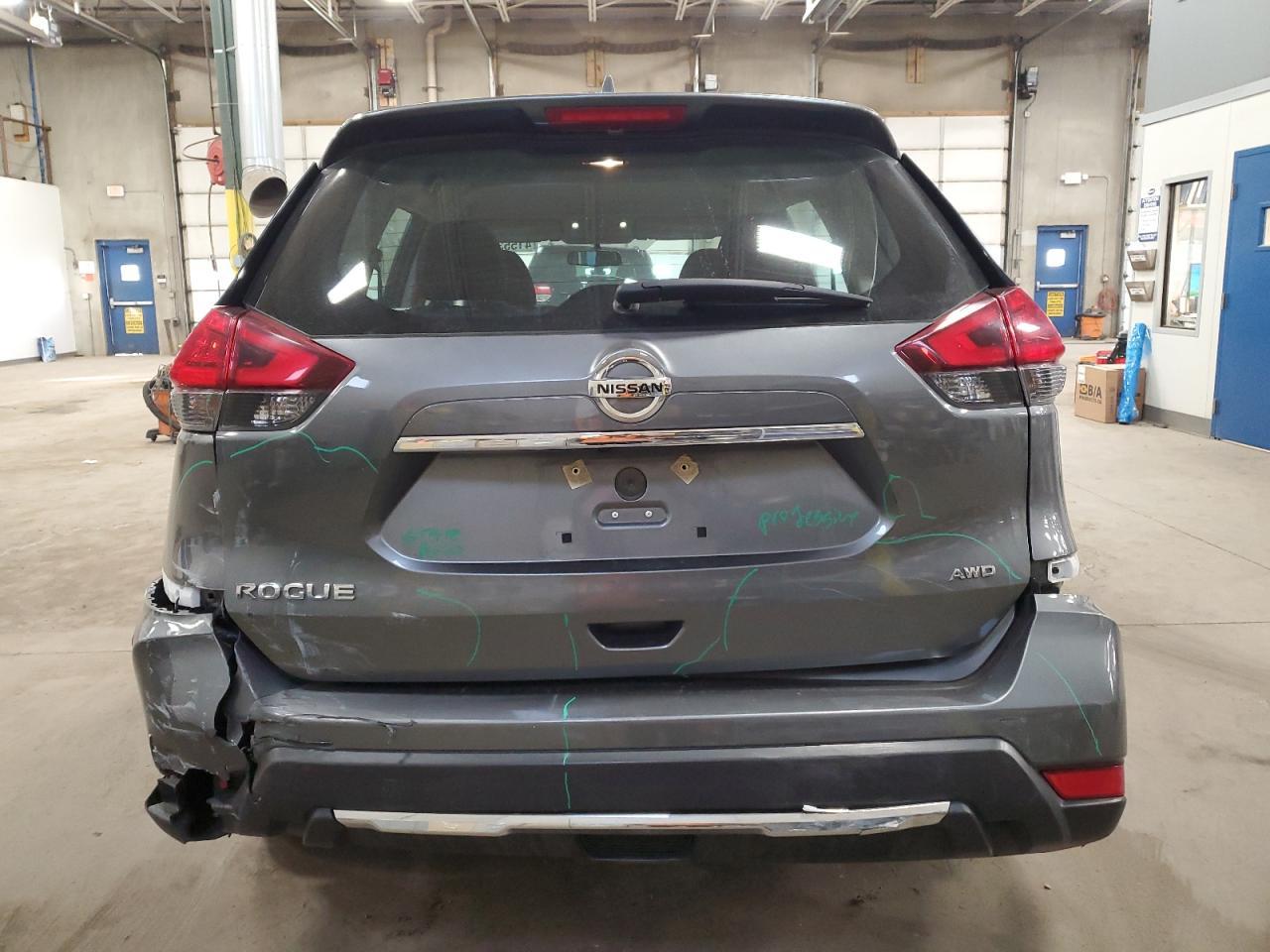 2017 NISSAN ROGUE SV - Фото 6