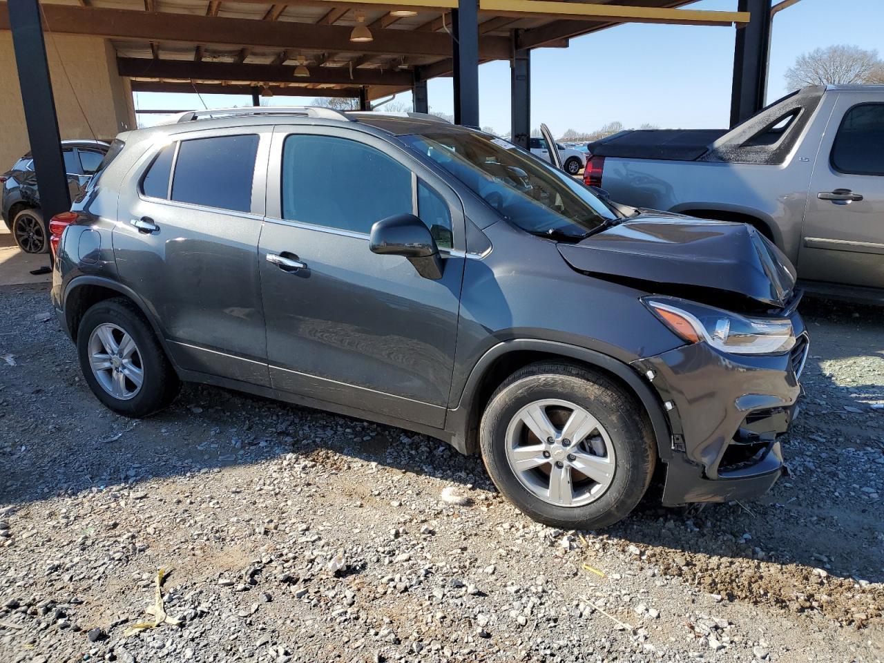 2019 CHEVROLET TRAX 1LT - Image 4