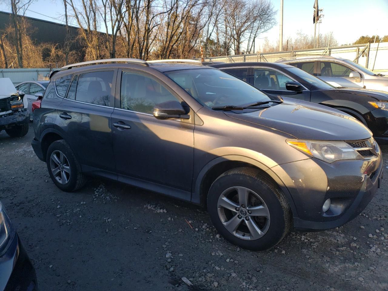 2015 TOYOTA RAV4 XLE - Image 4