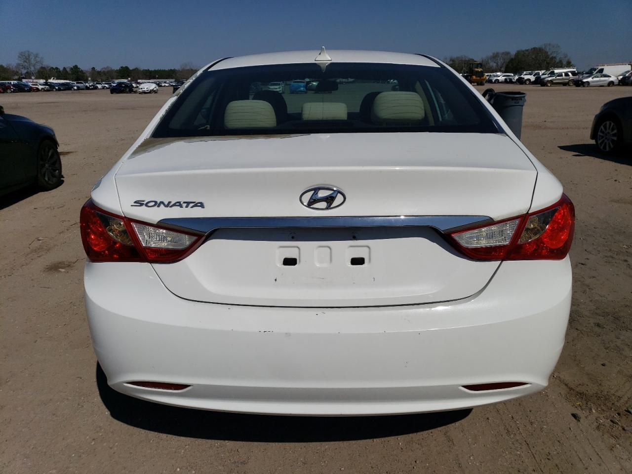 2013 HYUNDAI SONATA GLS - Image 6