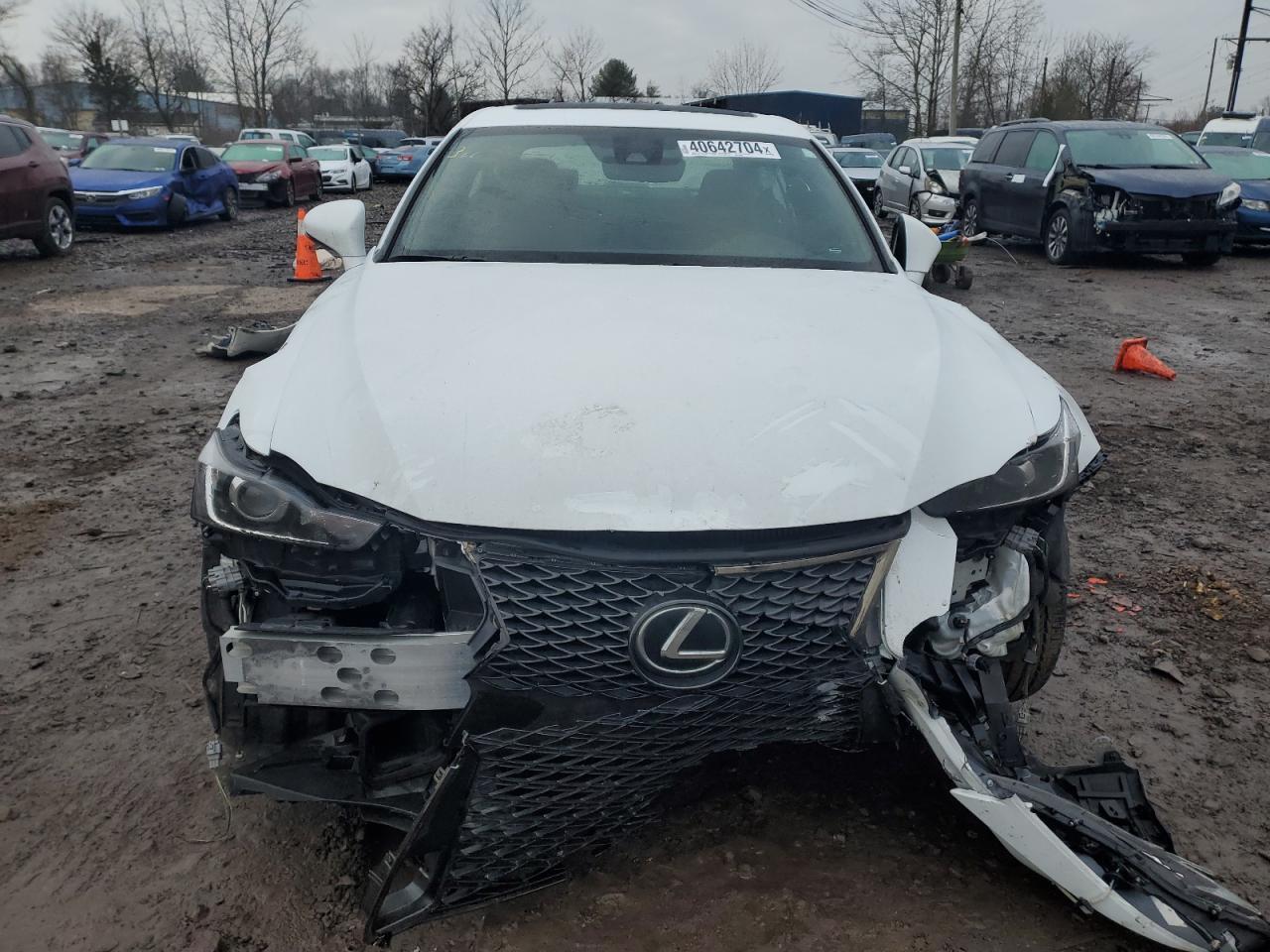 2019 LEXUS IS 300 - Image 5