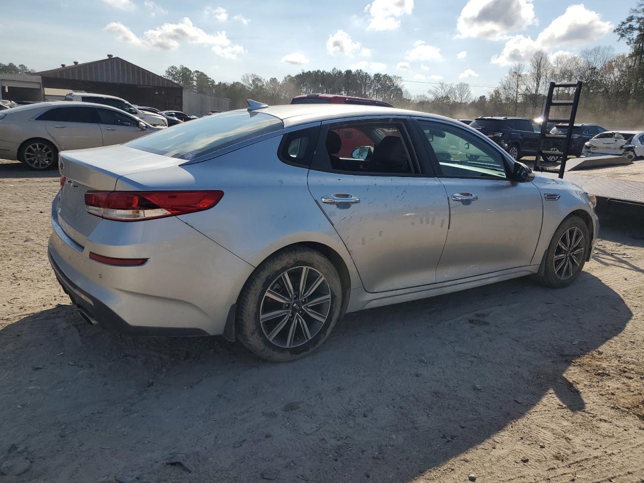 2019 KIA OPTIMA LX - Фото 3