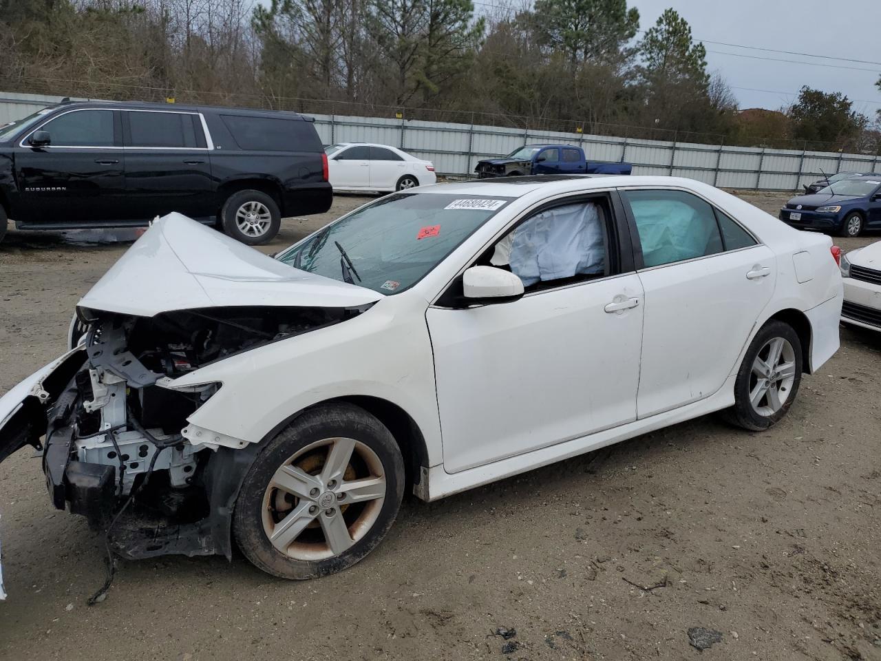 2014 TOYOTA CAMRY L car image