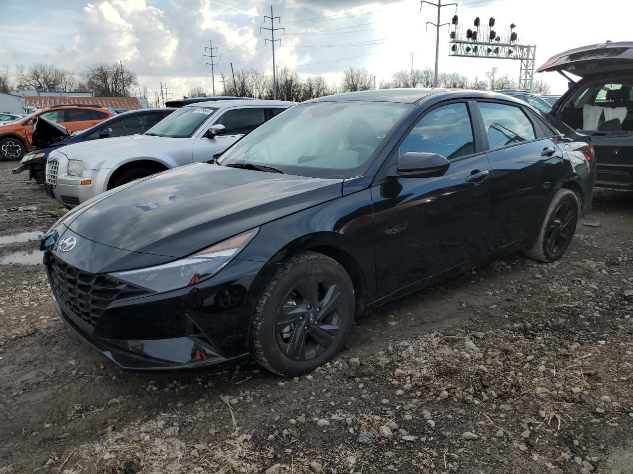 2023 HYUNDAI ELANTRA SE