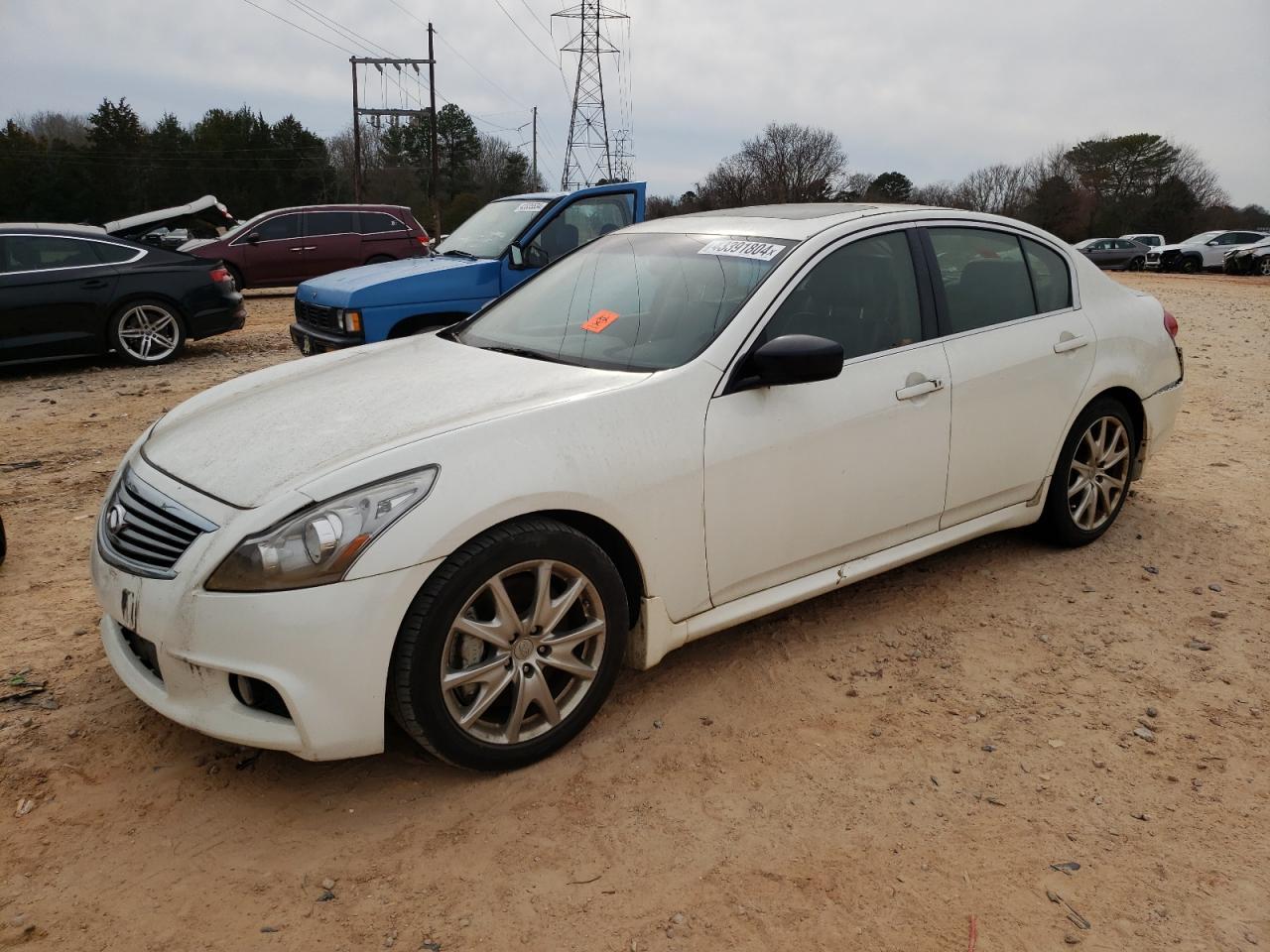 2013 INFINITI G37 BASE car image