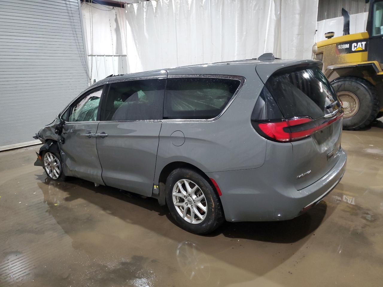 2022 CHRYSLER PACIFICA T - Image 2