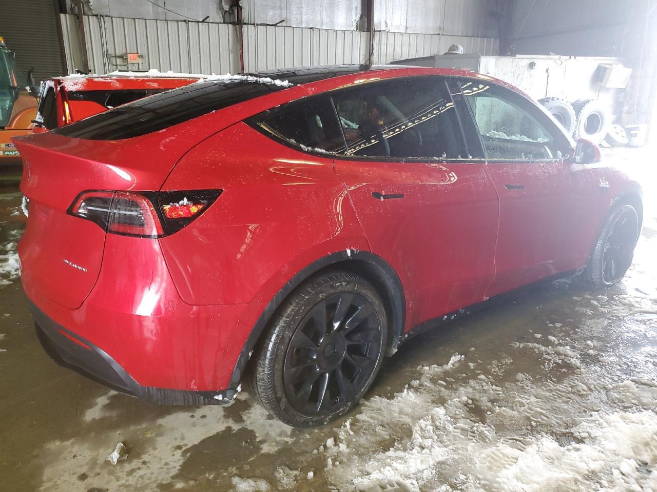2023 TESLA MODEL Y - Фото 3