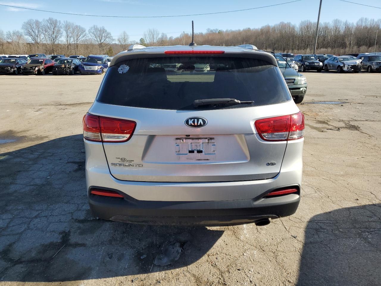 2017 KIA SORENTO LX - Фото 6