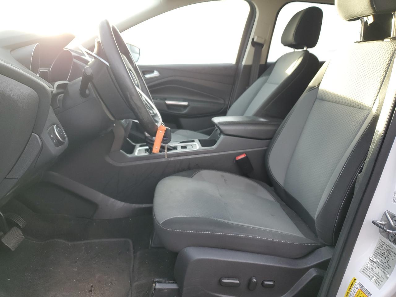 2017 FORD ESCAPE SE - Фото 7