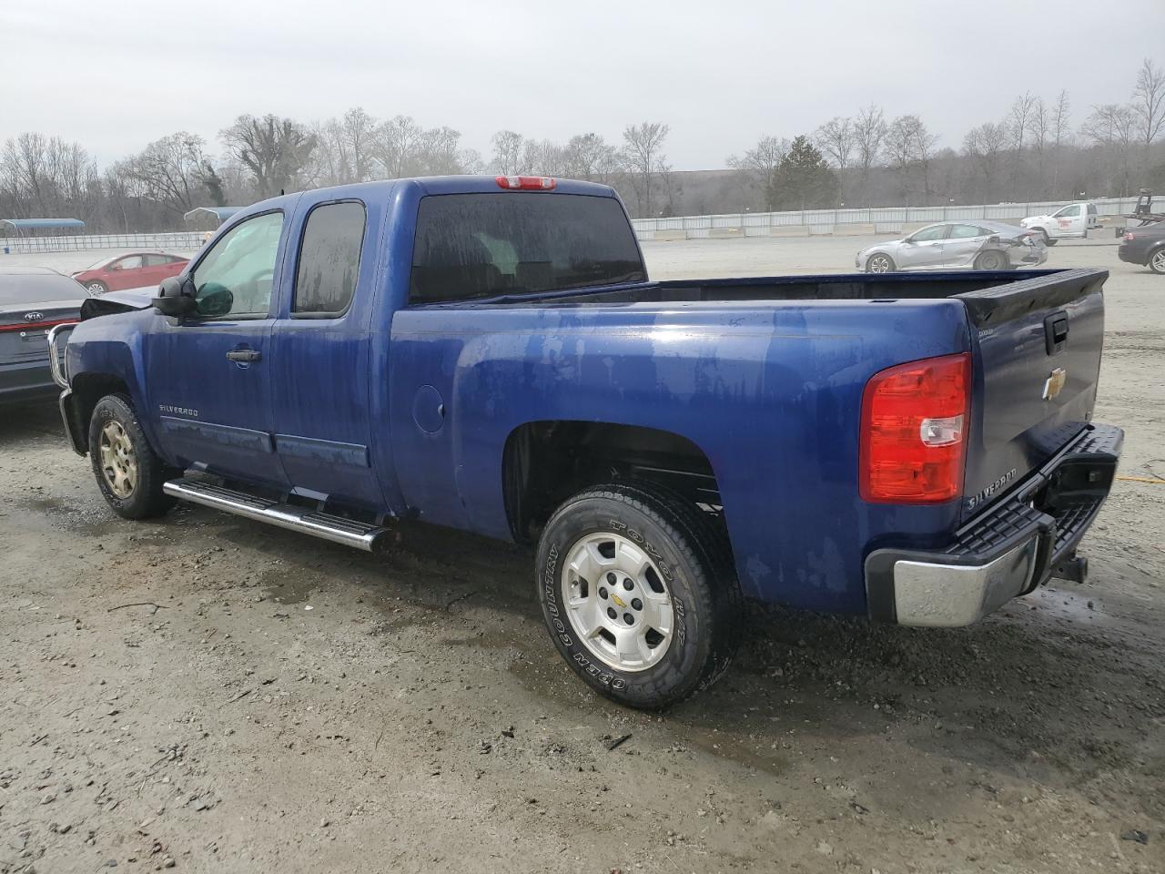 2013 CHEVROLET SILVERADO - Image 2