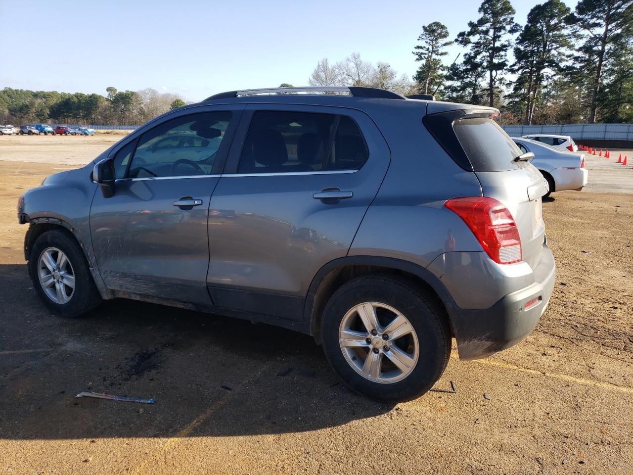 2015 CHEVROLET TRAX 1LT - Image 2