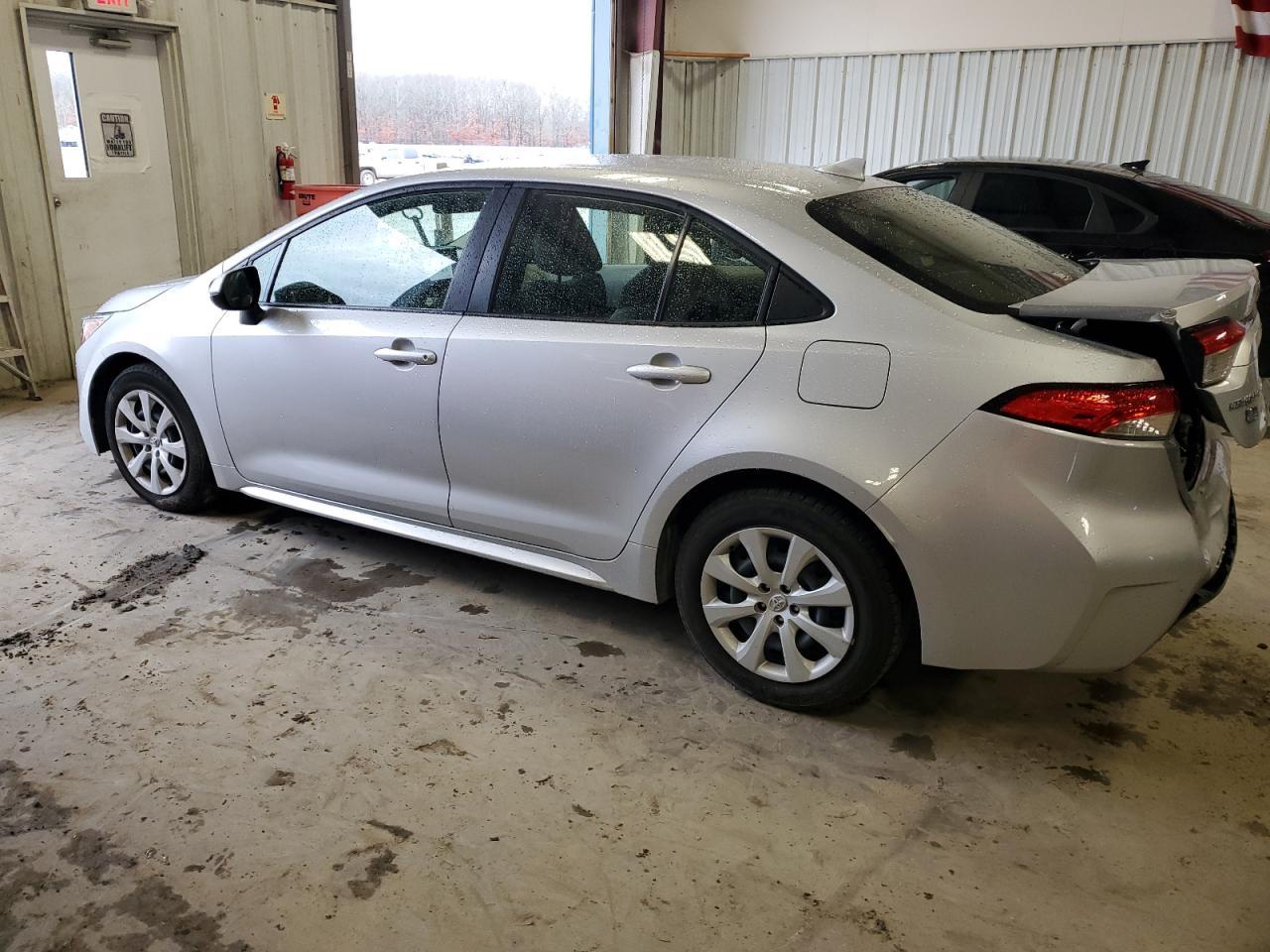 2022 TOYOTA COROLLA LE - Image 2