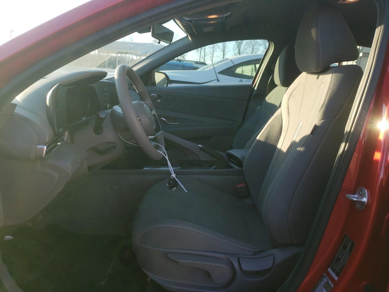 2022 HYUNDAI ELANTRA SE - Image 7