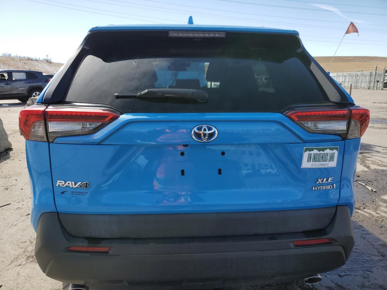 2020 TOYOTA RAV4 XLE - Image 6