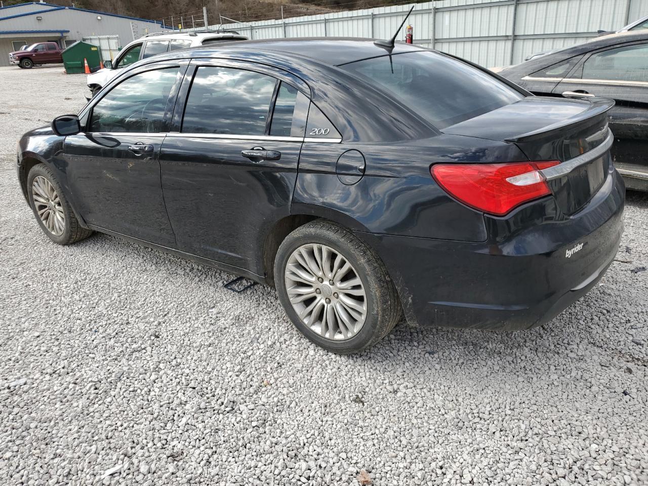 2013 CHRYSLER 200 LX - Фото 2