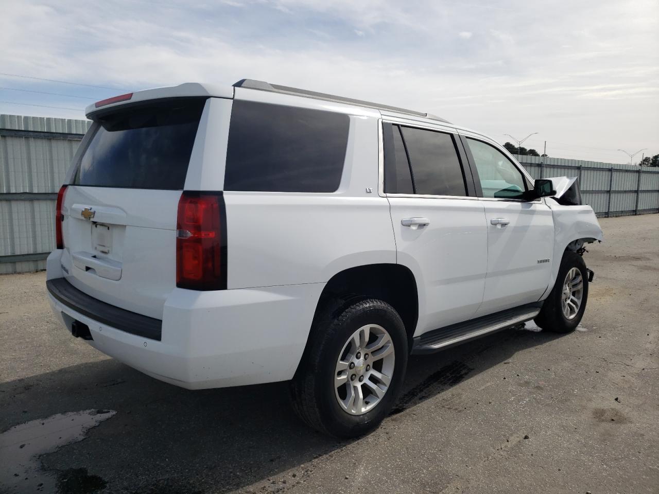2015 CHEVROLET TAHOE C150 - Фото 3