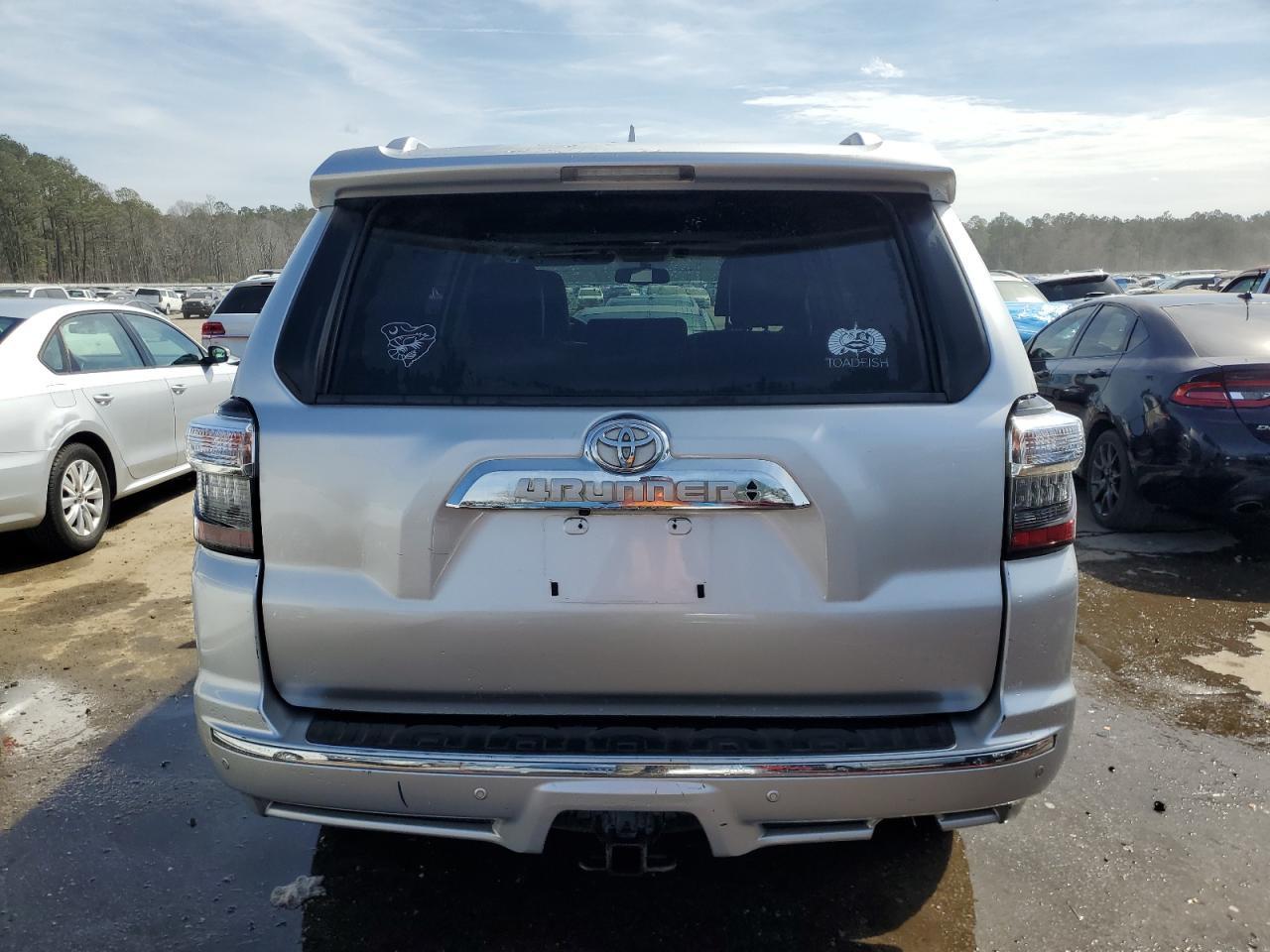 2017 TOYOTA 4RUNNER SR - Фото 6
