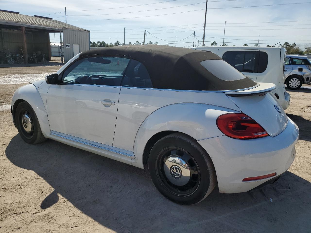 2015 VOLKSWAGEN BEETLE 1.8 - Фото 2