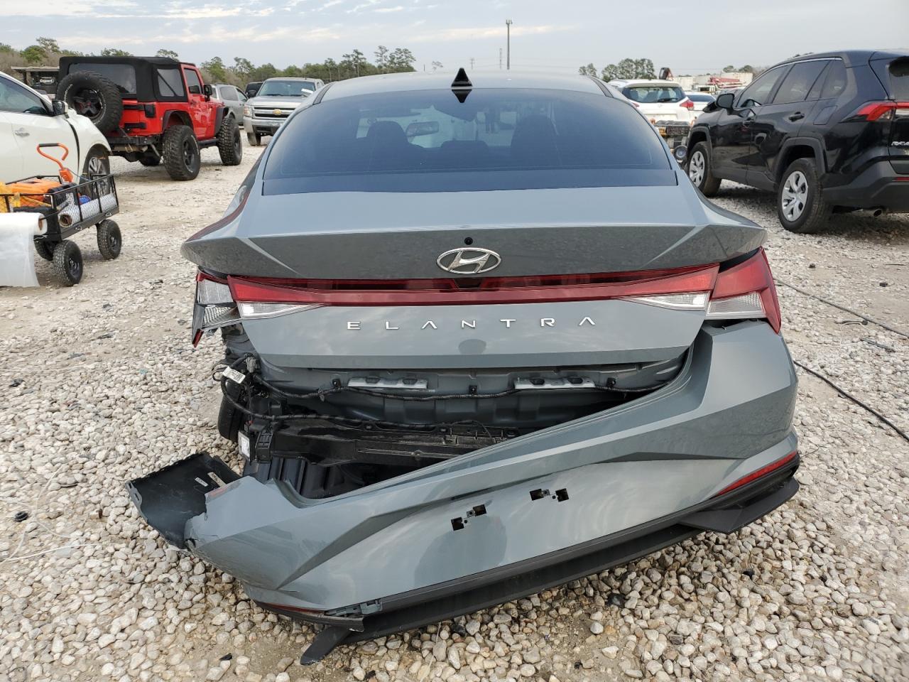 2022 HYUNDAI ELANTRA SE - Фото 6