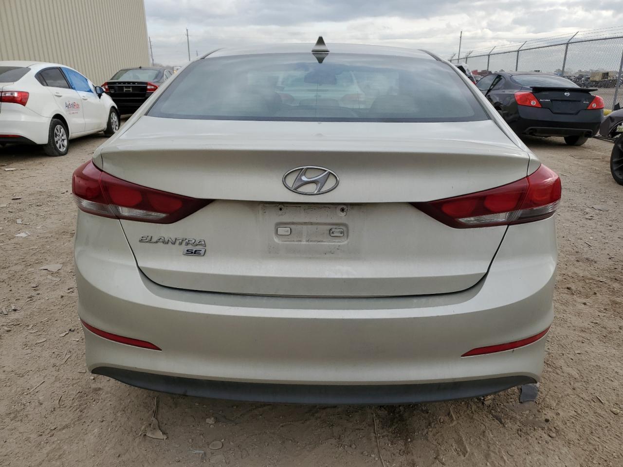 2017 HYUNDAI ELANTRA SE - Фото 6