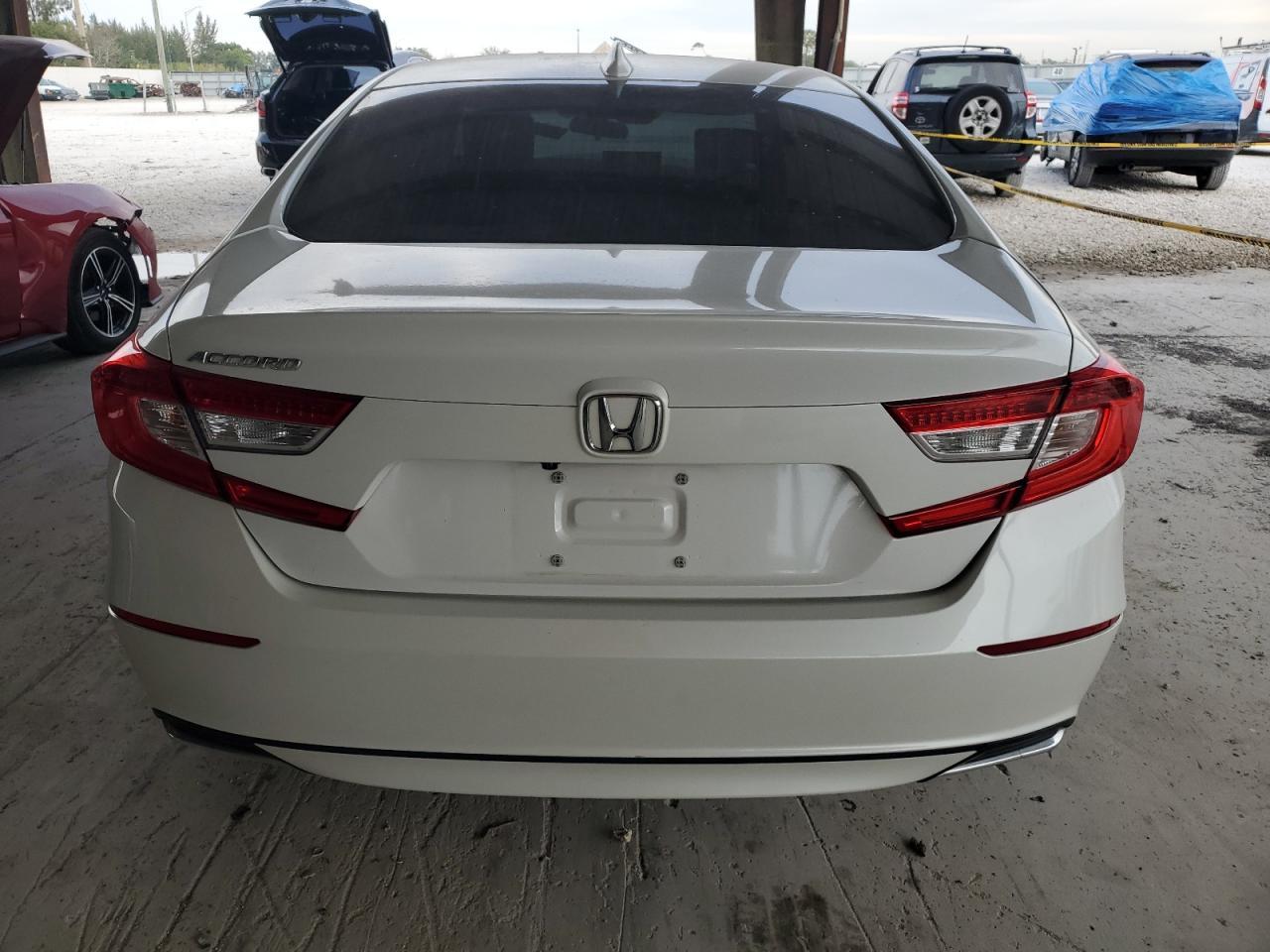 2018 HONDA ACCORD LX - Фото 6