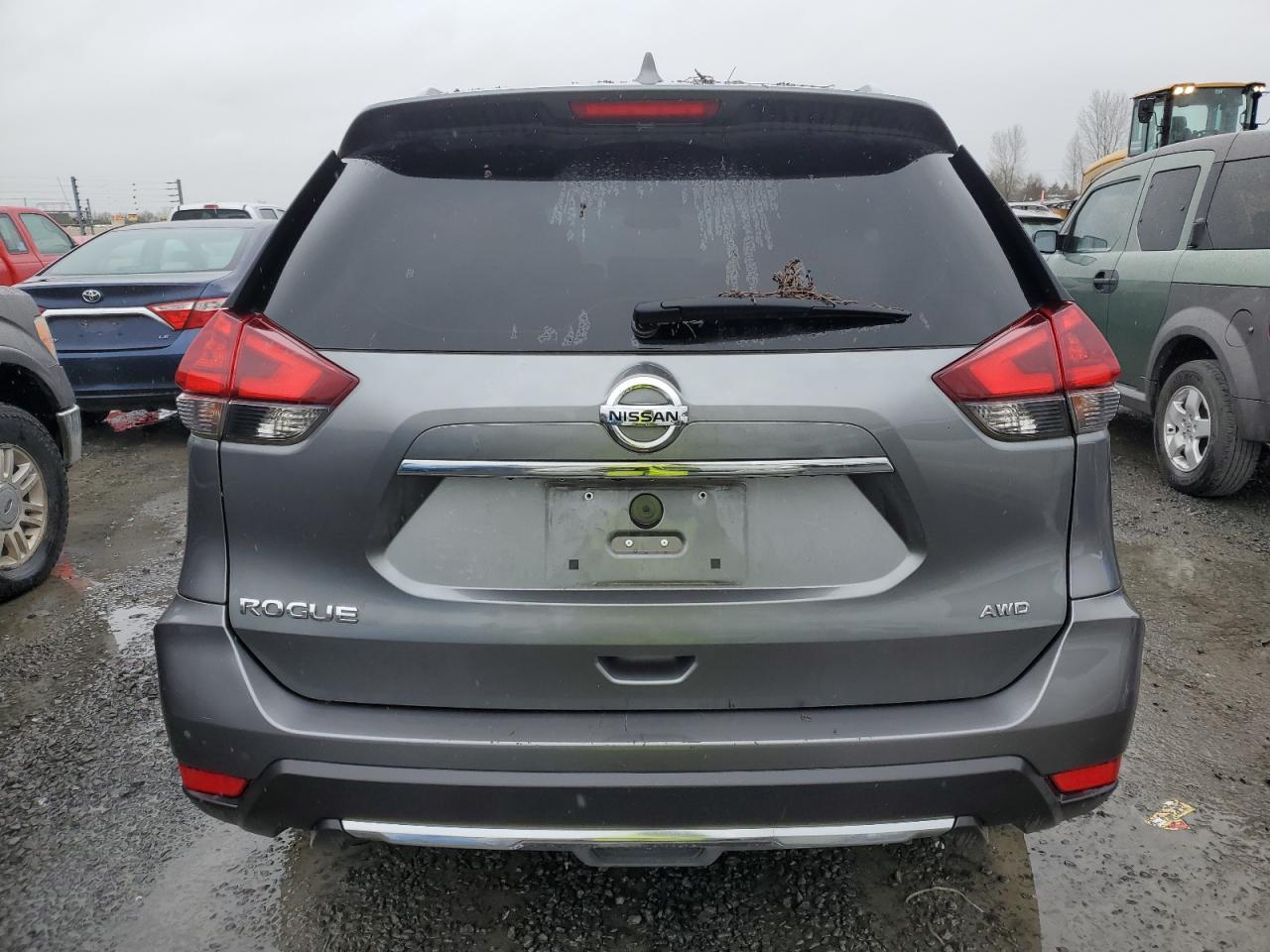 2017 NISSAN ROGUE SV - Image 6