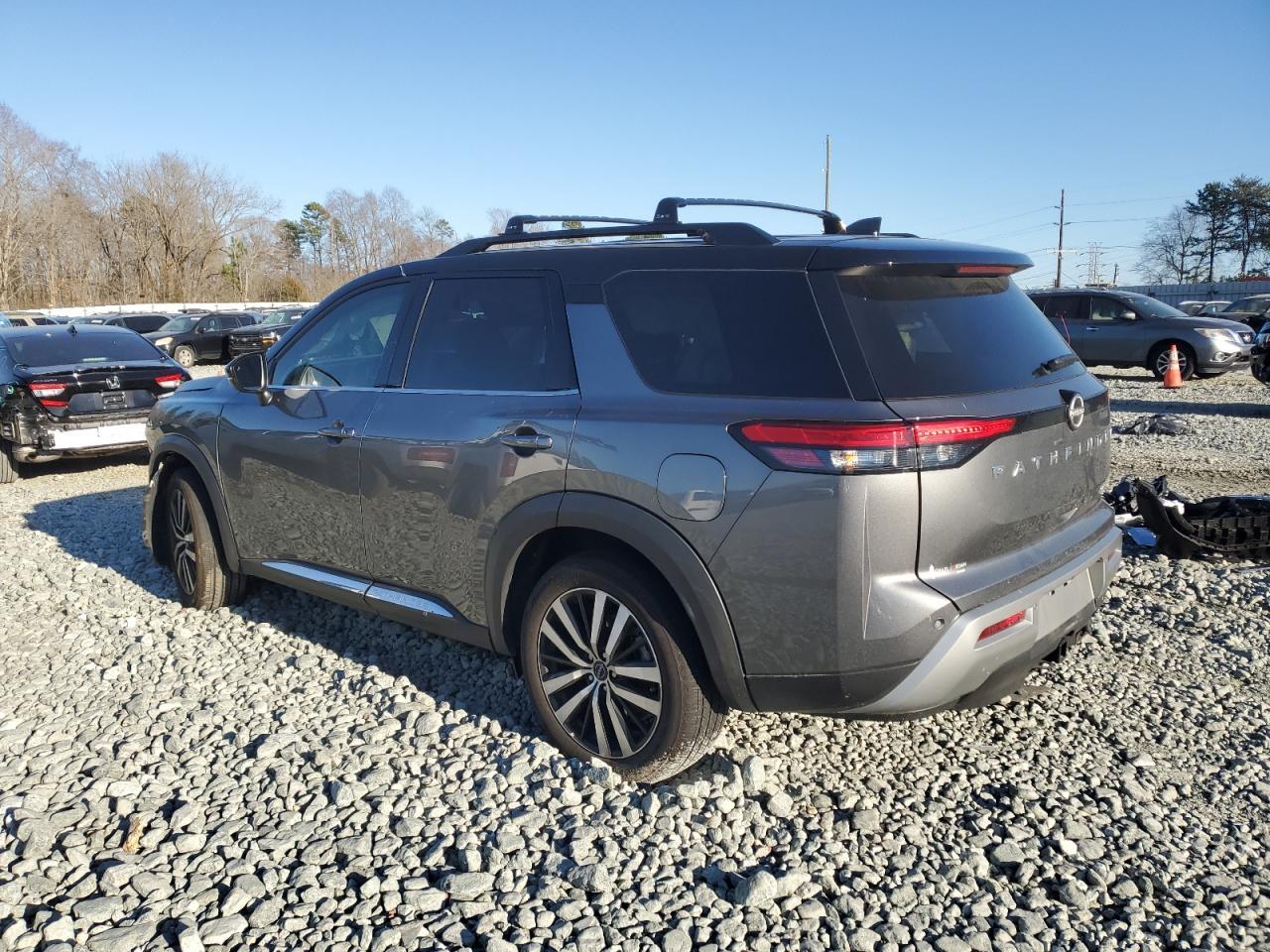 2023 NISSAN PATHFINDER - Image 2