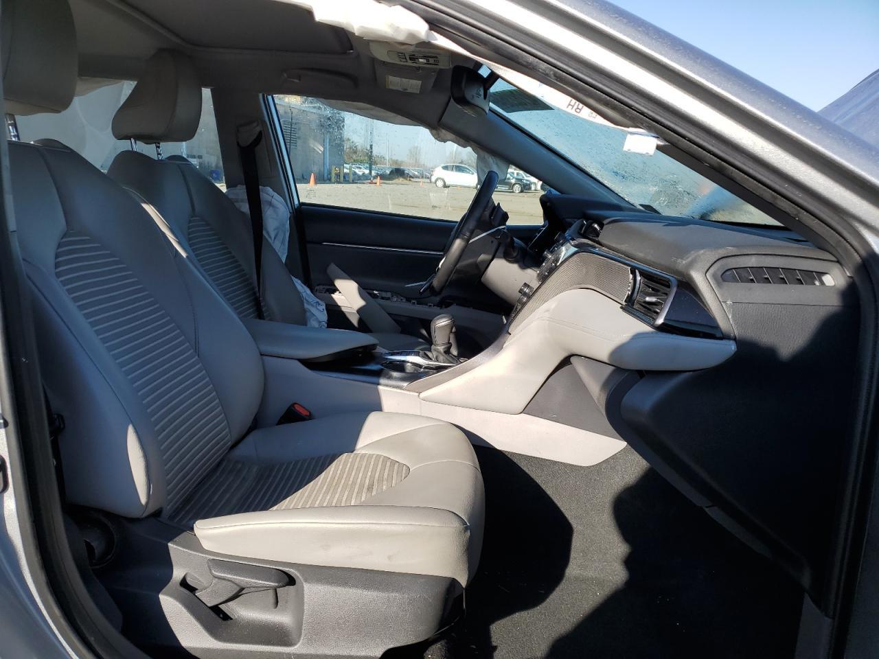 2020 TOYOTA CAMRY SE - Фото 7