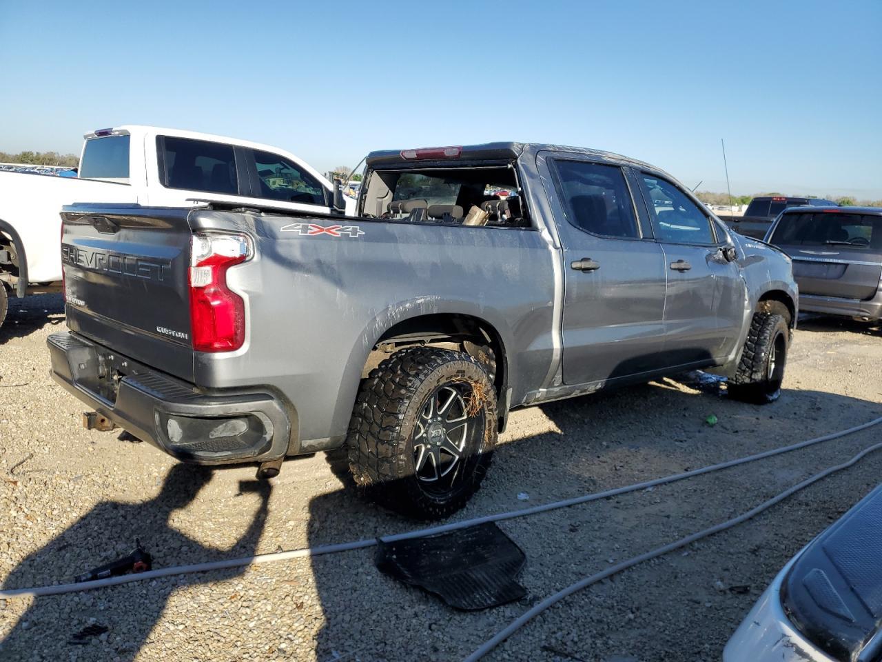 2021 CHEVROLET SILVERADO - Фото 3