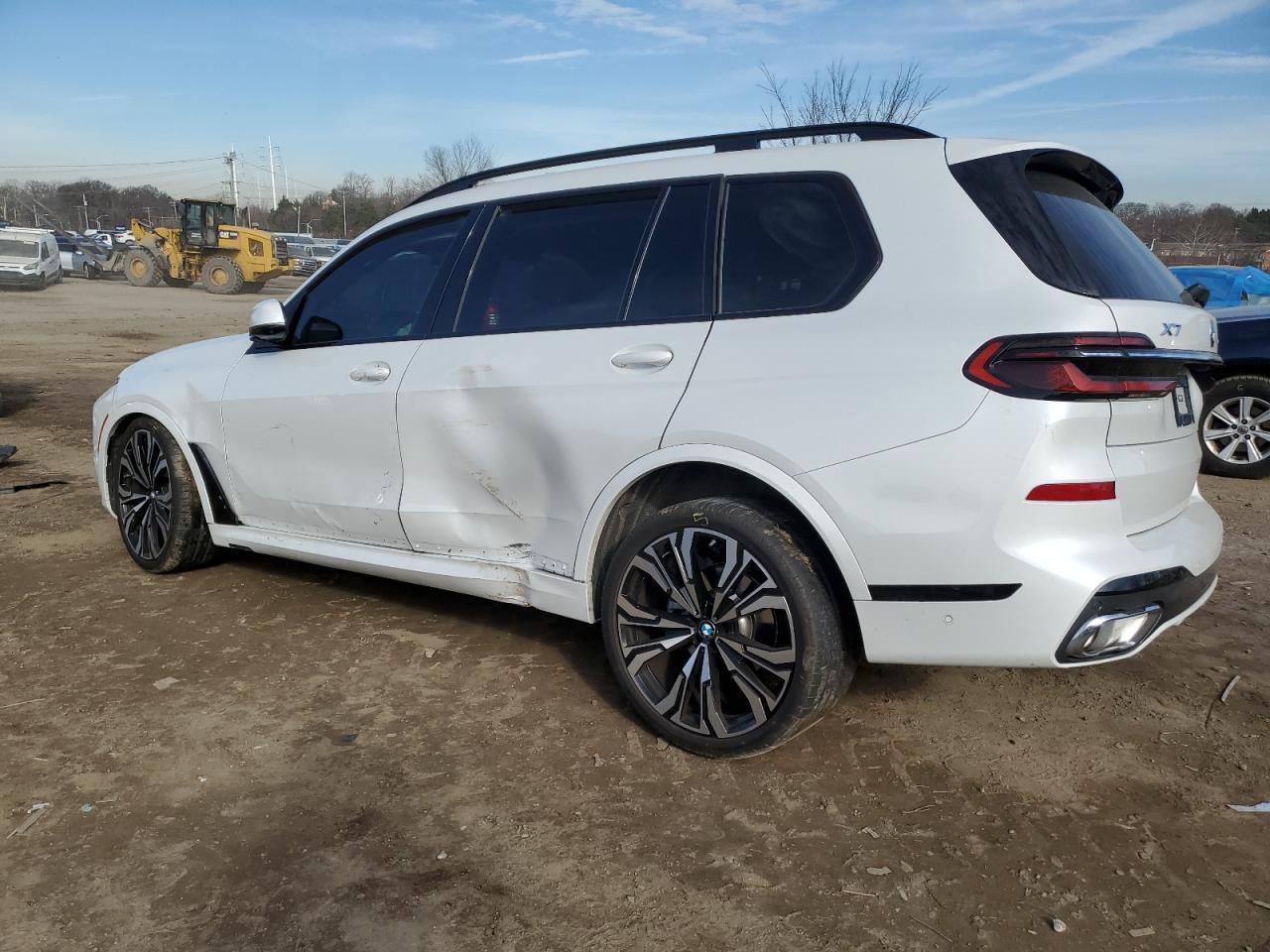 2024 BMW X7 XDRIVE4 - Image 2