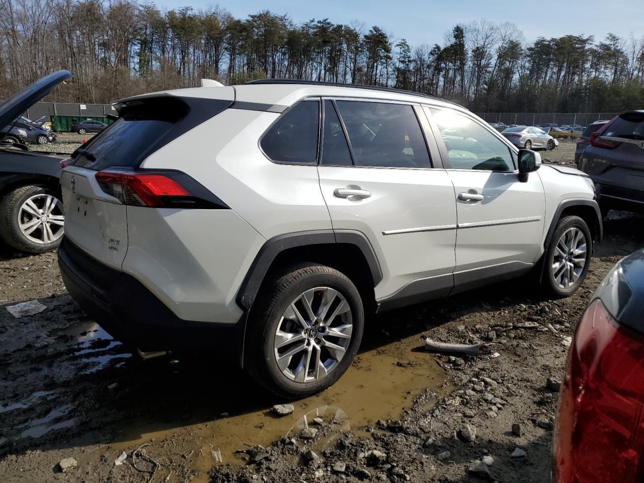 2022 TOYOTA RAV4 XLE P - Image 3