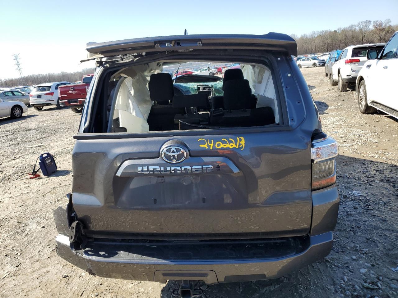 2022 TOYOTA 4RUNNER SR - Фото 6