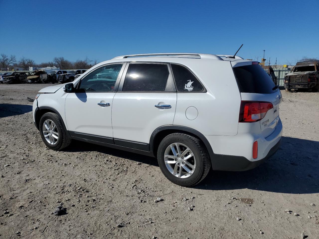 2015 KIA SORENTO LX - Image 2