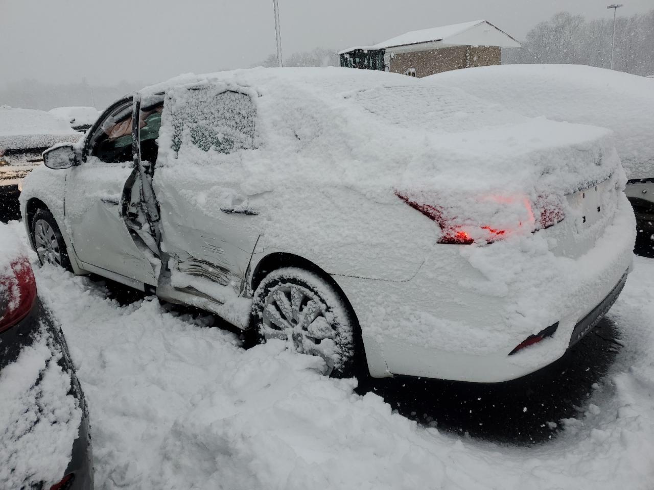 2017 NISSAN SENTRA S - Фото 2