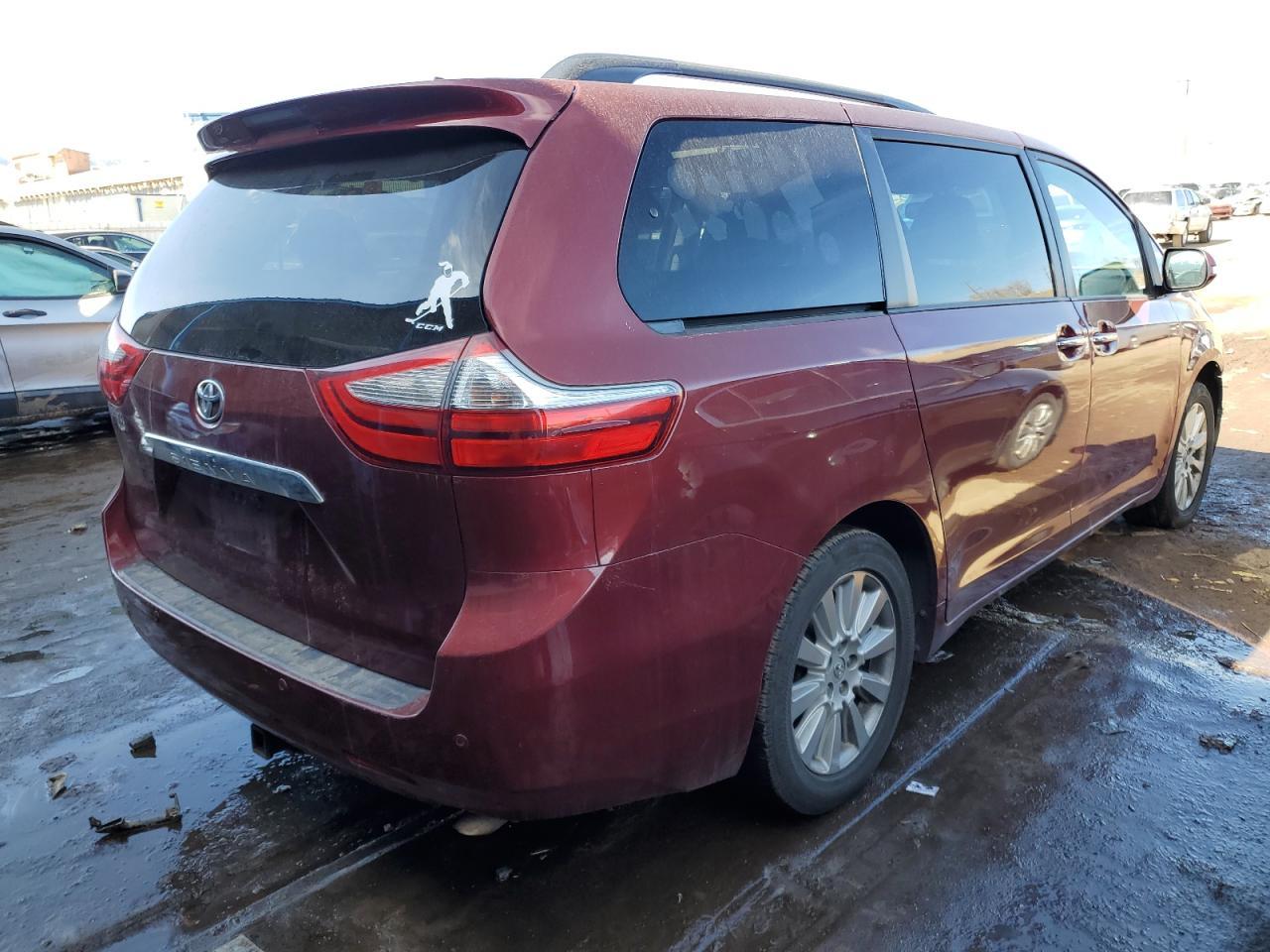 2015 TOYOTA SIENNA XLE - Фото 3