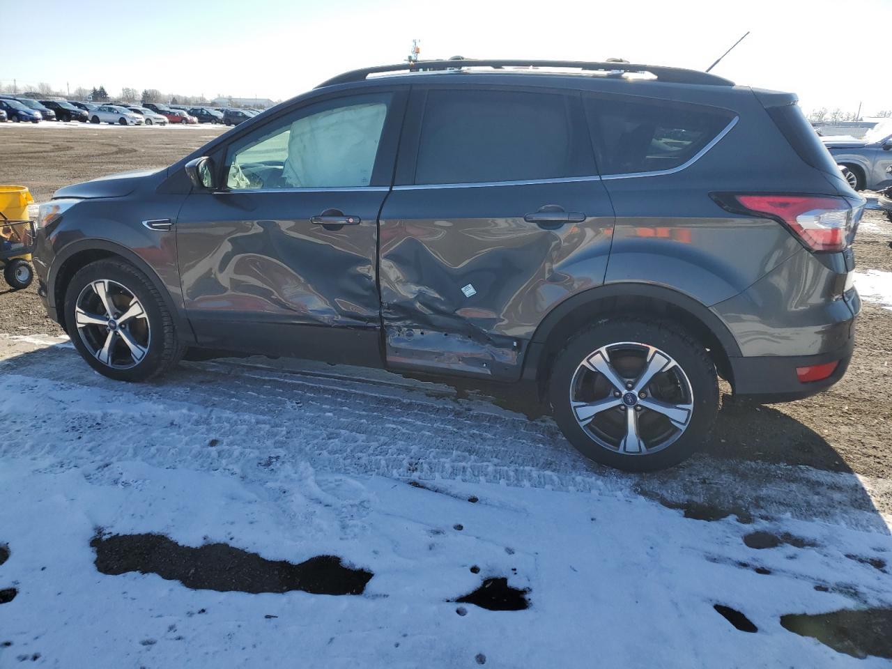 2017 FORD ESCAPE SE - Image 2
