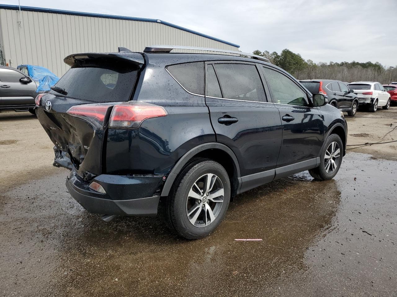 2017 TOYOTA RAV4 XLE - Фото 3