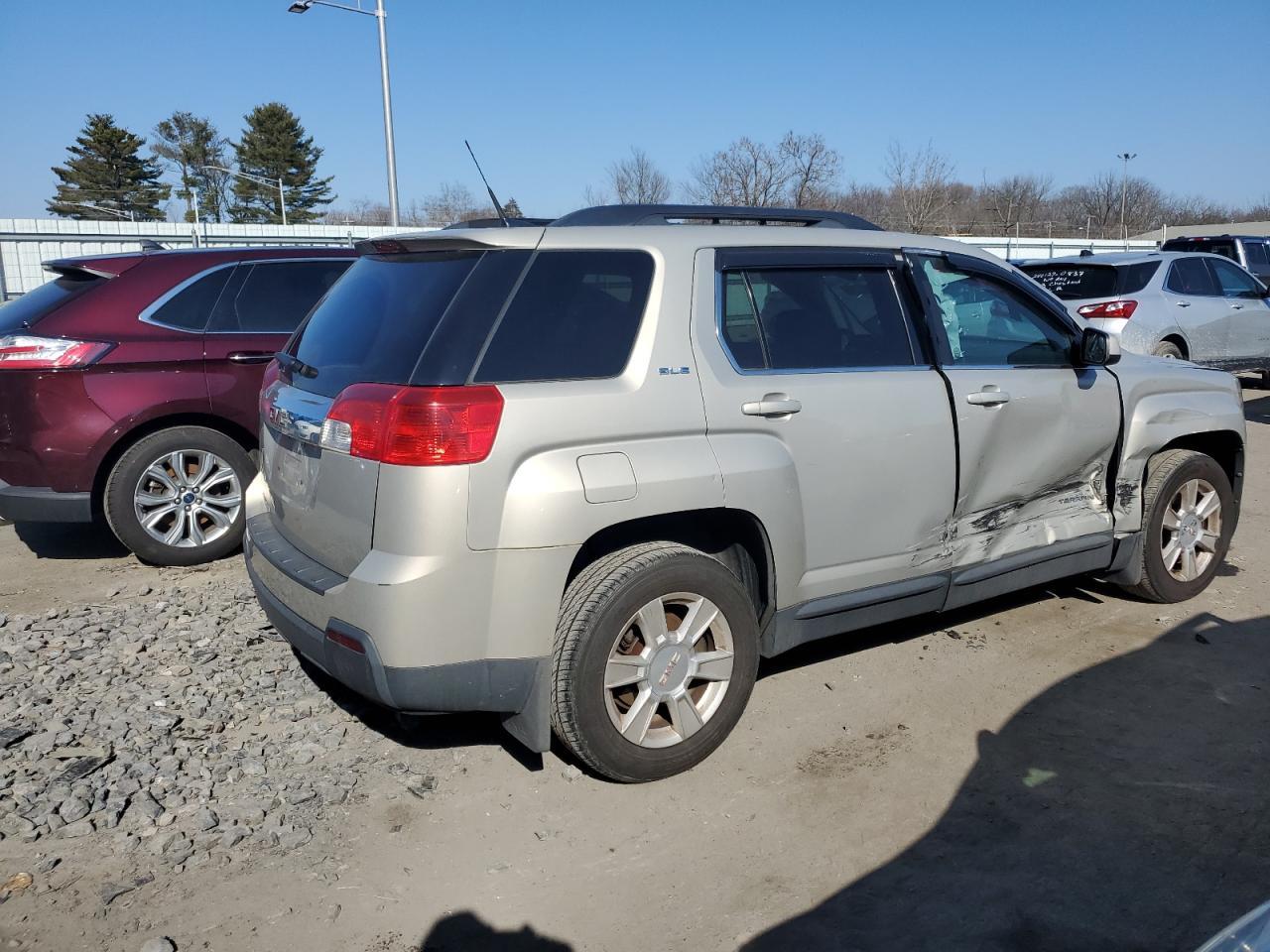 2012 GMC TERRAIN SL - Image 3