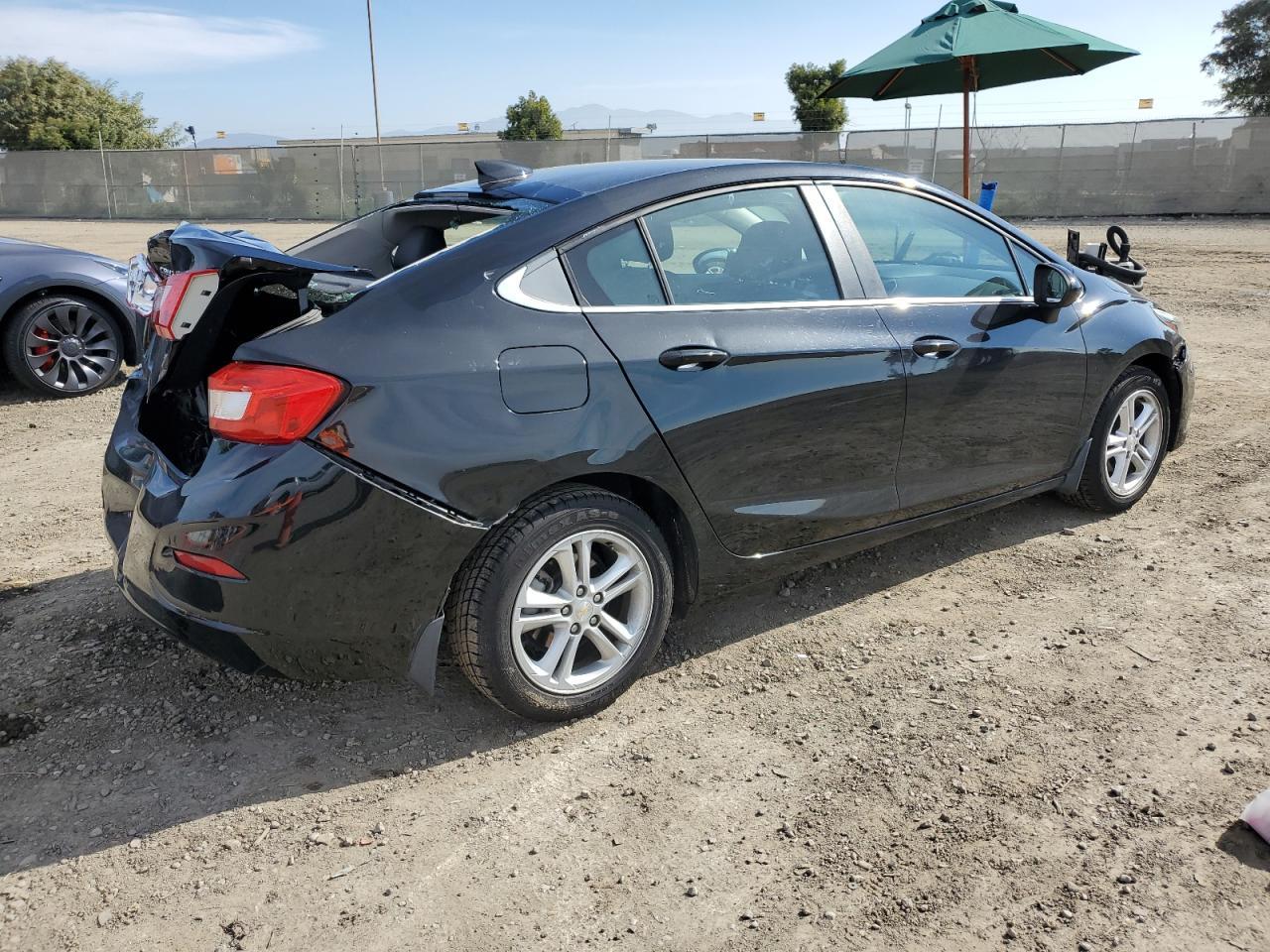 2017 CHEVROLET CRUZE LT - Image 3