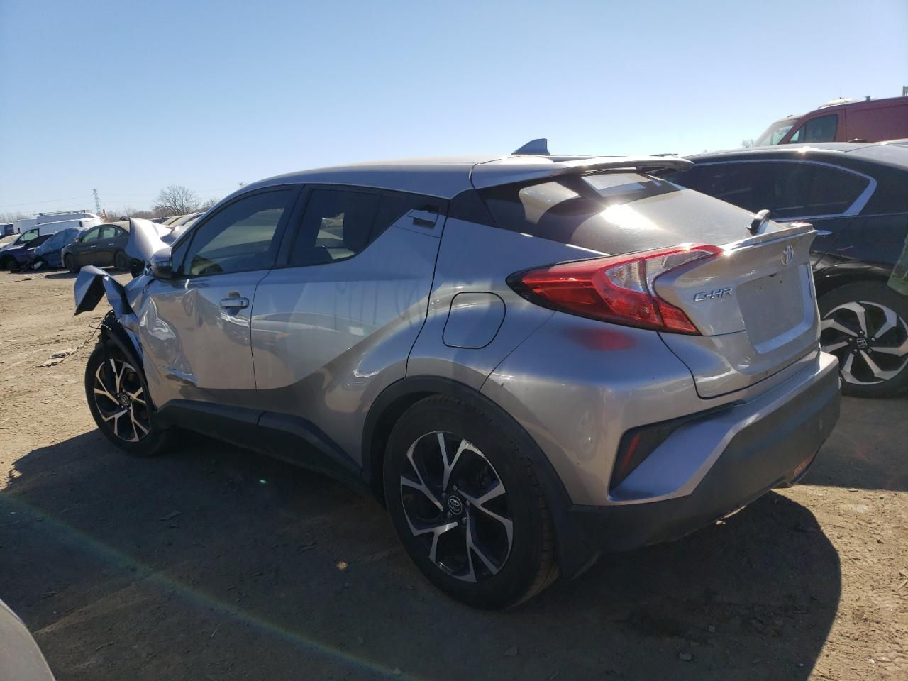 2018 TOYOTA C-HR XLE - Фото 2