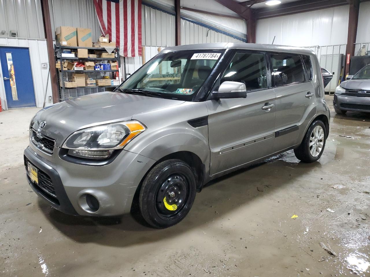 2013 KIA SOUL +
