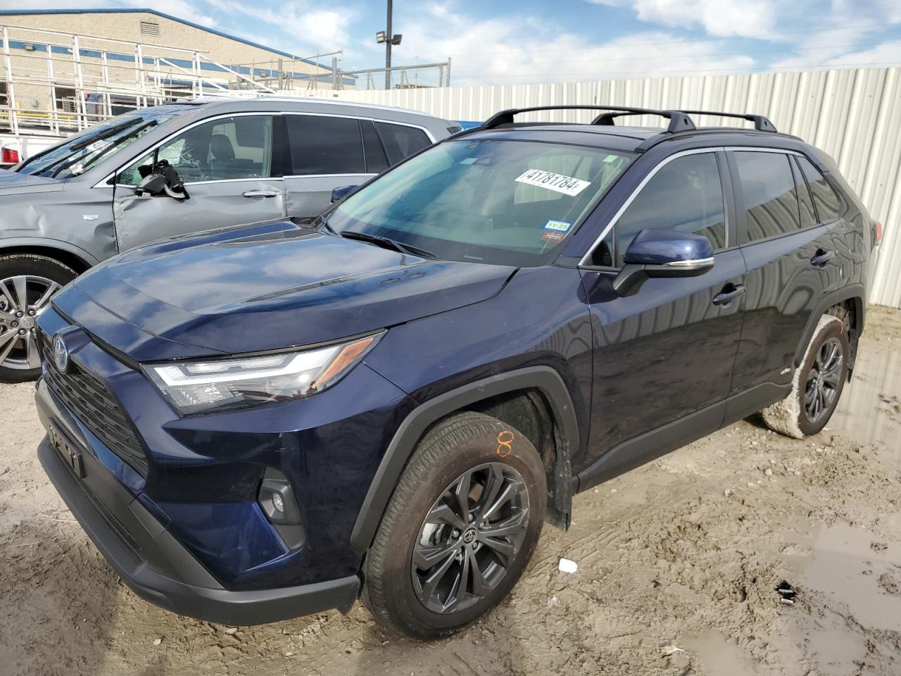 2023 TOYOTA RAV4 XLE P car image