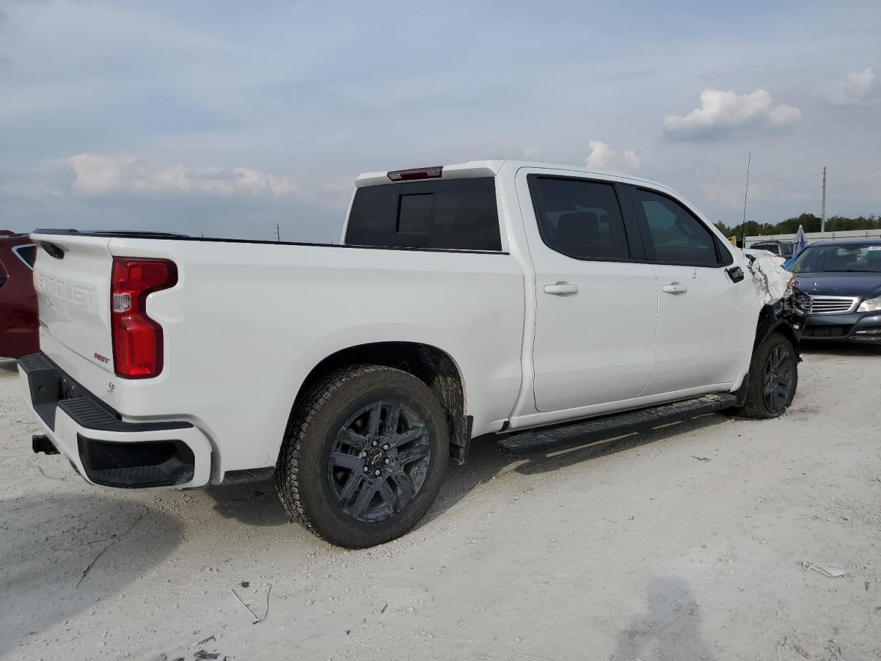 2023 CHEVROLET SILVERADO - Фото 3