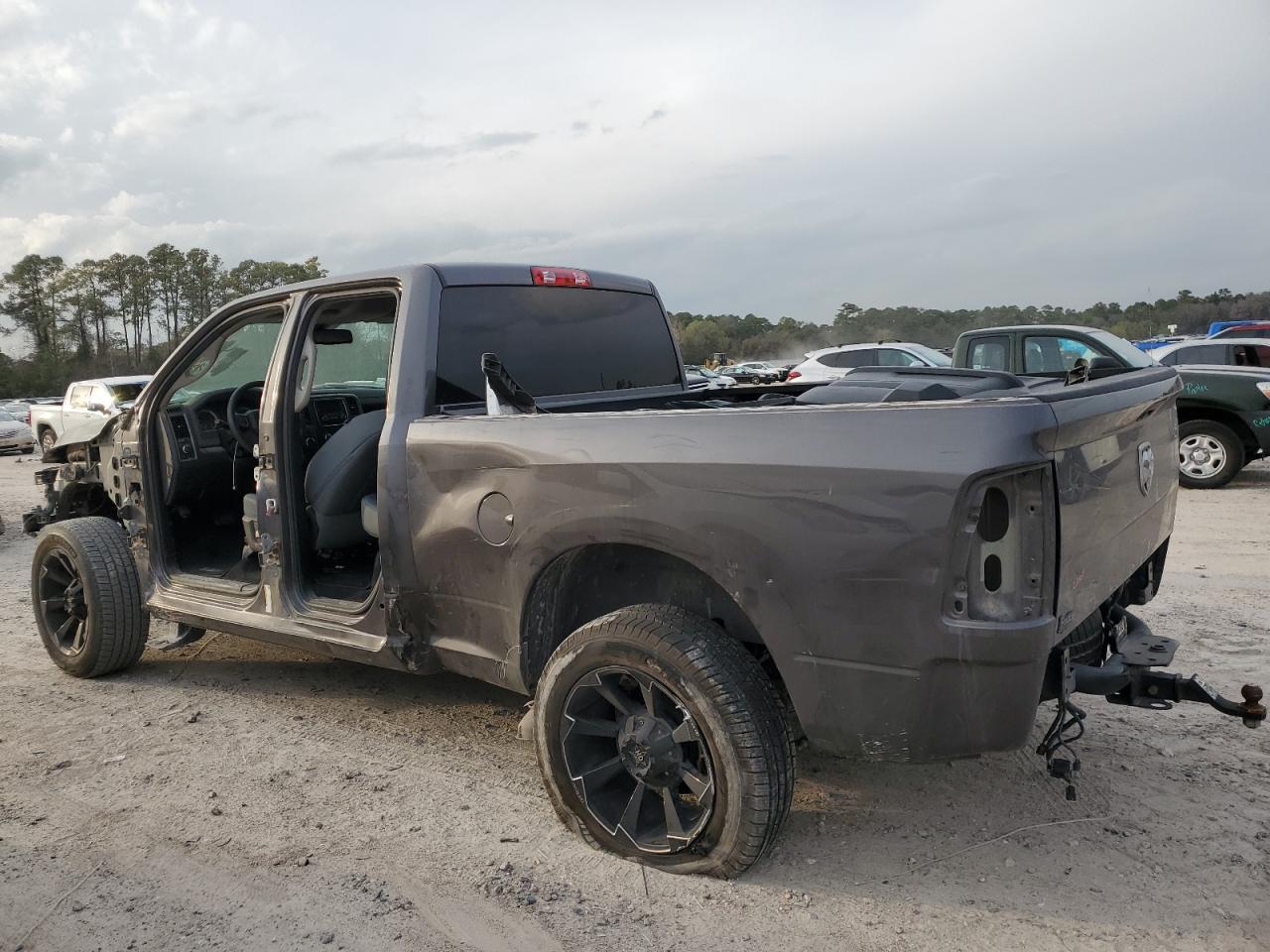 2019 RAM 1500 CLASS - Фото 2